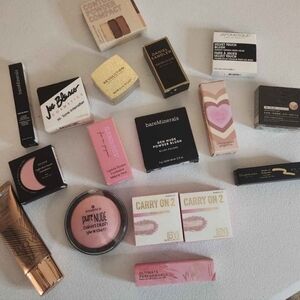 Makeup bundle! New! Perfect for resellers!